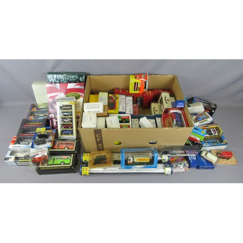 462 - OXFORD / CORGI / MATCHBOX and others, quantity of boxed models. Mint in Excellent Boxes. (qty)