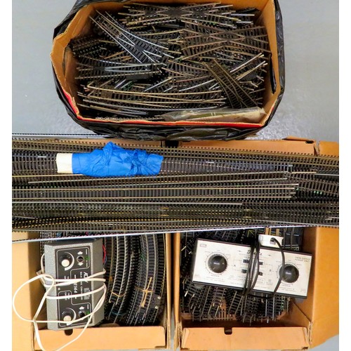 169 - HORNBY / H&M / AGWW 00 gauge Track and Transformers to include: H&M Duette Transformer / Controller,... 