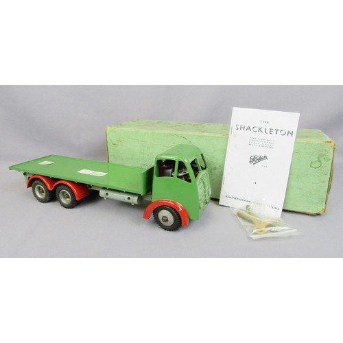 294 - SHACKLETON Foden Flatbed in Green with red mudguards. Good Original condition in Good Original Box.