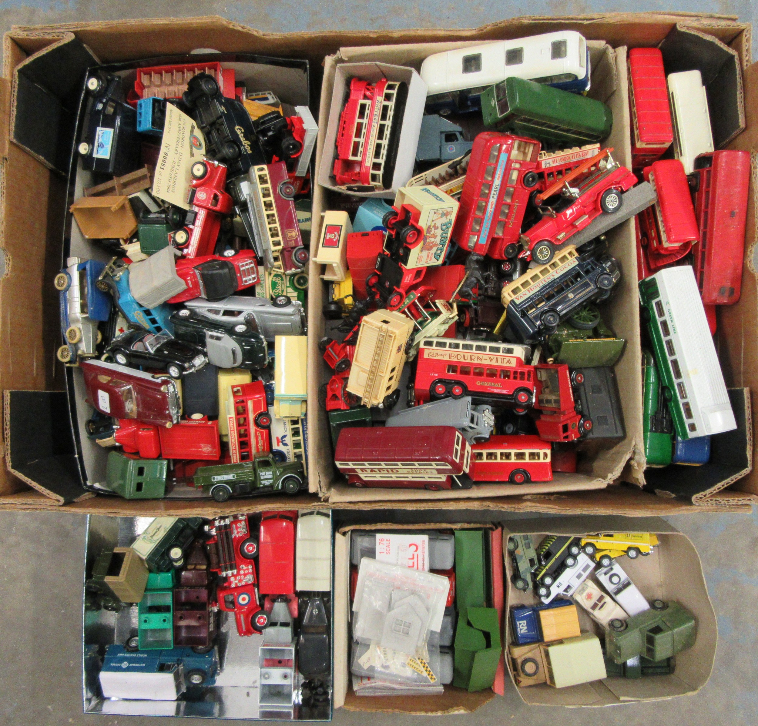 LLEDO / CORGI / OXFORD, quantity of unboxed models. Good to Near Mint ...