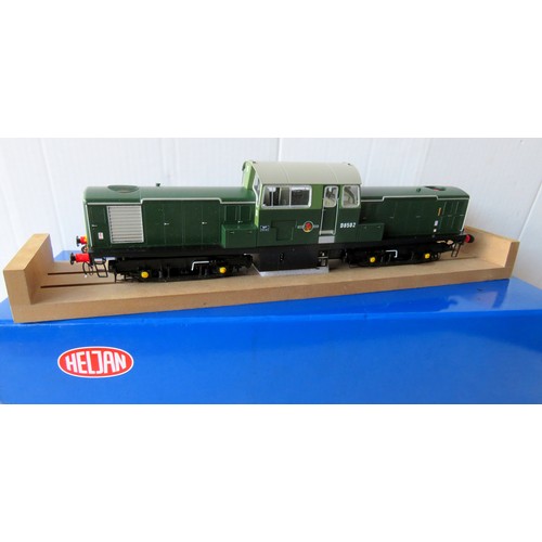 180 - HELJAN O gauge 1750 Class 17 Clayton Centre Cab Bo-Bo Diesel Loco No. D8502 BR green with small yell... 