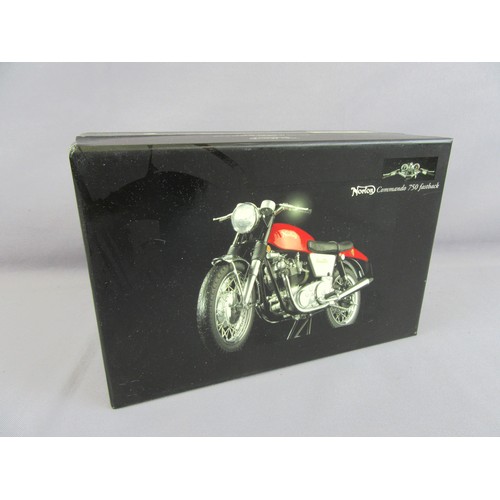 561 - MINICHAMPS 1:12 ‘Classic Bike Series’ Norton Commando 750 Fastback. Mint in Near Mint Plus Box.