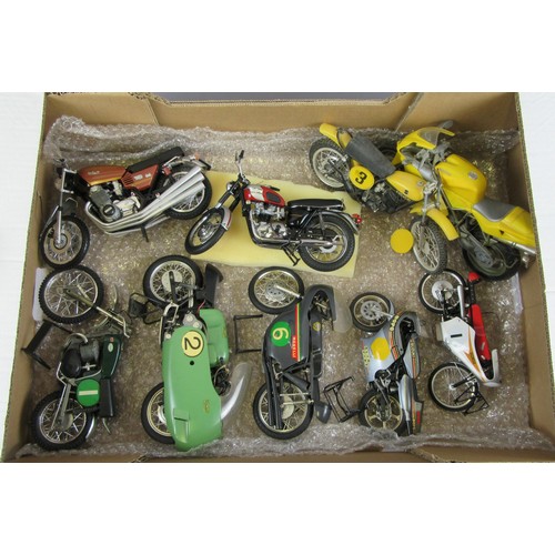 569 - MOTORBIKE GROUP of plastic and diecast models (some are Protar kits, Franklin Mint Triumph Bonnevill... 