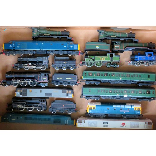 591 - BACHMANN / LIMA etc. 00 gauge Locos and Loco Body Shells to include: 2-Car Lima DMU BR green, 2-6-0 ... 