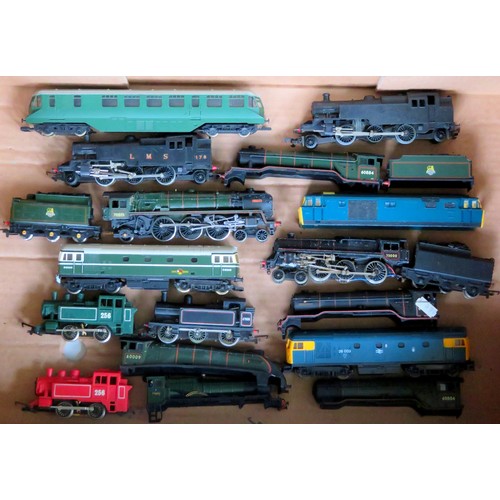 592 - HORNBY / LIMA etc. 00 gauge Locos and Loco Body Shells to include: Lima Railcar green, 4-6-2 Britann... 