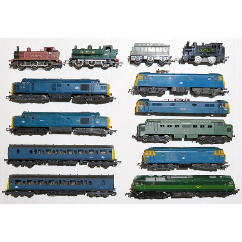 529 - HORNBY / TRIANG / LIMA 00 gauge Locos comprising: Triang Single Pantograph Overhead Electric E3001 L... 