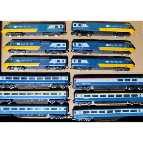 544 - HORNBY 00 gauge 3 x 4-Car Intercity 125 Units blue and grey (each Unit comprising Power Car, Dummy P... 