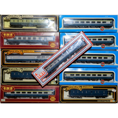 548 - HORNBY / TRIANG 00 gauge 15 x Coaches to include Pullmans, LMS maroon, Intercity blue and grey. Most... 