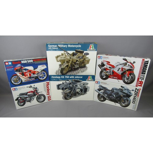 222 - ITALERI / TAMIYA Motorbike model kits to include 2x Italeri 1:9 Military motorcycle & sidecar, 4x Ta... 