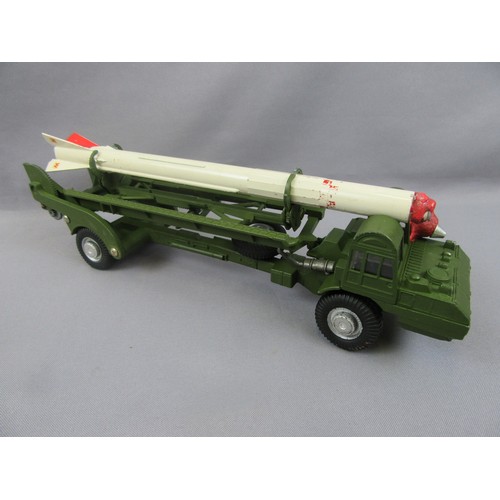 291 - CORGI TOYS 1113 Corporal Guided Missile on Erector Vehicle, Excellent with Fair missile (percussion ... 