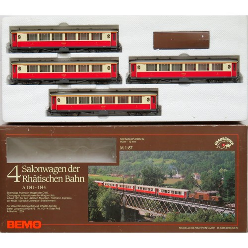 95 - BEMO HOm 3272/S Rhaetische Bahn “Salonwagen” (Pullman) 4-Coach Pack in RhB red and cream livery (Run... 