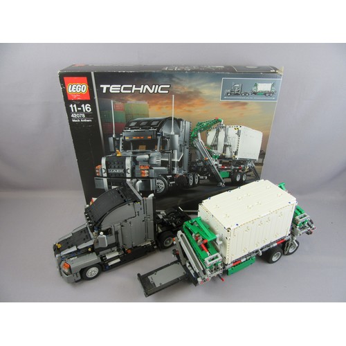 500 - LEGO TECHNIC Mack Anthem (42078) and Service Truck (42008), both uncheck for completeness. (2)