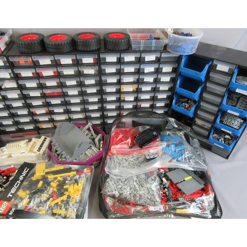 506 - LEGO TECHNIC, large quantity of parts, with instructions/boxes for various models to include 8043 Ex... 