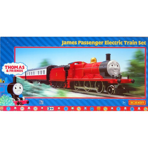 519 - HORNBY (China) 00 gauge R9073 Thomas & Friends “James Passenger Electric Train Set” containing: 2-6-... 