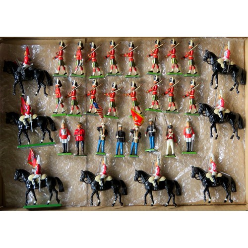 179 - BRITAINS SOLDIERS & FIGURES and others (metal) 32 assorted mounted and foot to include: 8 x Mounted ... 