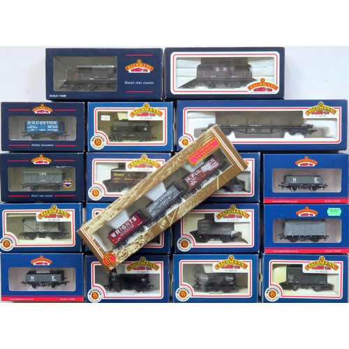 206 - BACHMANN 00 gauge 18 x Good Rolling Stock to include: 33-030 Coal Trader 3-Wagon Set (East Anglia), ... 