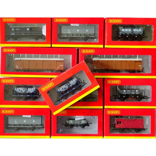 236 - HORNBY (China) 00 gauge 14 x Goods Rolling Stock to include: 2 x Extra Long CCT Vans, 3 x 6-wheel Mi... 