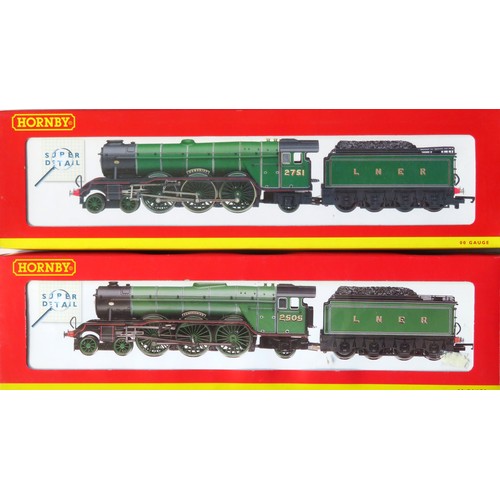 248 - HORNBY (China) 00 gauge LNER Locos comprising: R2103 Class A3 4-6-2 “Cameronian” Loco and Tender No.... 