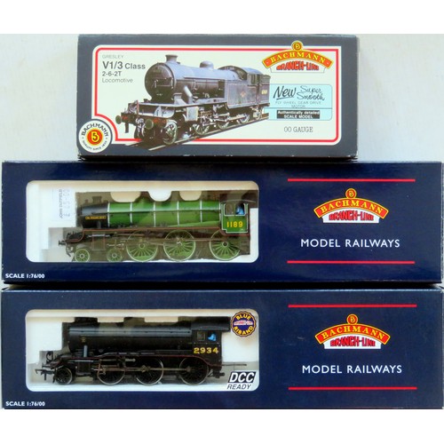 327 - BACHMANN 00 gauge LNER Locos comprising: 32-275 Class K3 2-6-0 Loco and Group Standard Tender No. 29... 