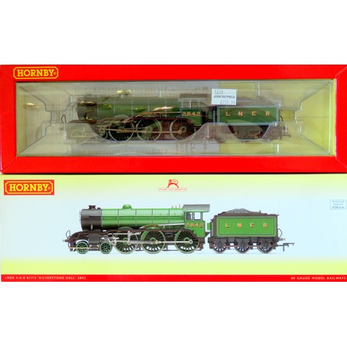 336 - HORNBY (China) 00 gauge R3447 Class B17 4-6-0 “Kilverstone Hall” Loco and Tender No. 2842 LNER lined... 