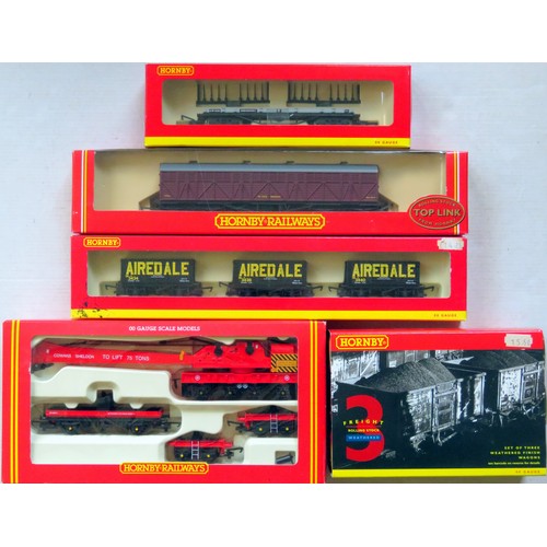 59 - HORNBY 00 gauge Rolling Stock comprising: R197 Cowans Sheldon 75T Operating Breakdown Crane red, R61... 