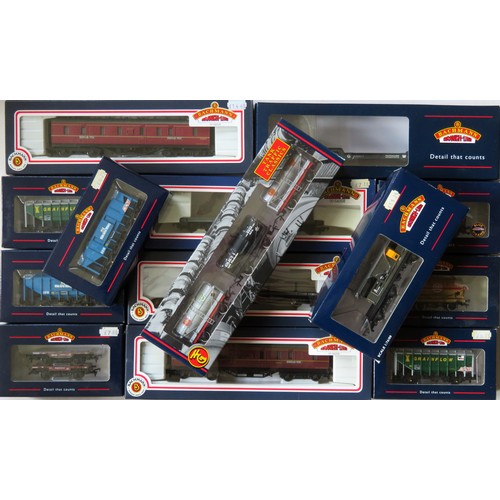 66 - BACHMANN 00 gauge 14 x Rolling Stock to include: 33-525 Tanker Traffic 3-Wagon Set (Shell-Mex BP), 3... 