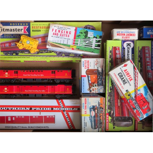 77 - SOUTHERN PRIDE MODELS / KITMASTER / AIRFIX Plastic Railway-related Kits to include: 3 x Southern Pri... 