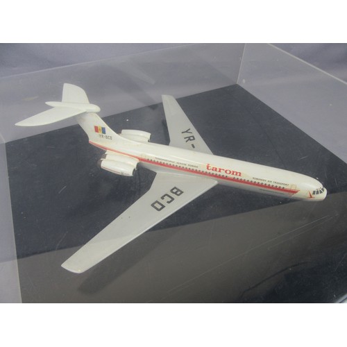 387 - MODEL AIRCRAFT 1/100 scale VC10 ‘Tarom Airlines’ – believed to be a mock-up model as Tarom Airlines ... 