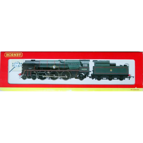 466 - HORNBY (China) 00 gauge R2267 Merchant Navy Class 4-6-2 “Brocklebank Line” Loco and Tender No. 35025... 