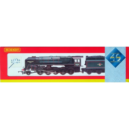 467 - HORNBY (China) 00 gauge R2187 Class 9F 2-10-0 “Evening Star” Loco and Tender No. 92220 BR lined gree... 