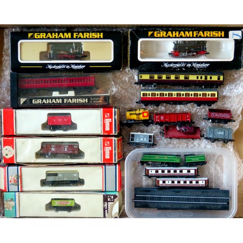 483 - GRAHAM FARISH / LIMA N gauge Locos and Rolling Stock comprising: Graham Farish (Bachmann) 371-001 Cl... 