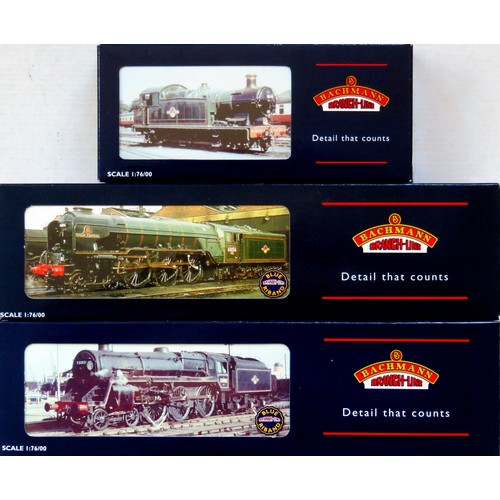 511 - BACHMANN 00 gauge BR Steam Locos comprising: 32-552 Class A1 4-6-2 “North Eastern” Loco and Tender N... 