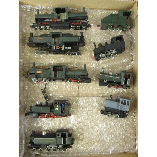 135 - 009 scale Narrow Gauge Locos, Chassis, various types including whitemetal, most require attention, i... 