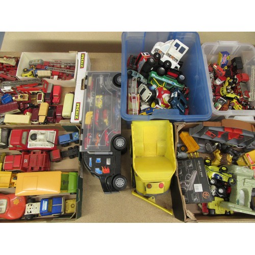 594 - DIECAST / PLASTIC TOYS to include Fire Engines, Corgi/Lledo ‘British Railways’, Matchbox MB38’s, Lle... 