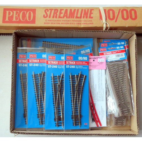 149 - PECO 00 gauge Track comprising: 35+ x SL-100 Peco Streamlined Nickel Silver Flexi Track, most appear... 