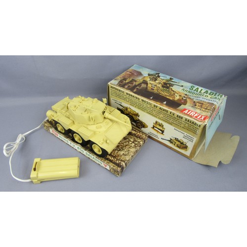 487 - AIRFIX Pattern 1717 - 1/24th Scale Saladin Armoured Car, 1968, comprising of Battery Operated Remote... 