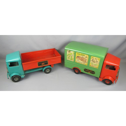 495 - TRIANG 200 Series pressed steal Transport Van with Posters, red cab, green van body, Good Plus, 200 ... 