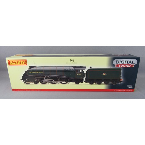 569 - Hornby (China) R2896XS 4-6-2 BR green A4 Class loco No 60001 “Sir Ronald Matthews” with Factory fitt... 