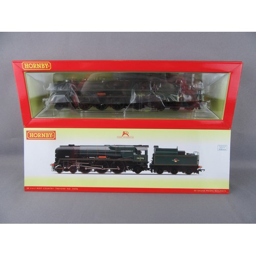 572 - Hornby (China) R3524 4-6-2 BR green Rebuilt West Country Class loco No 34096 “Trevone”. Mint in Mint... 