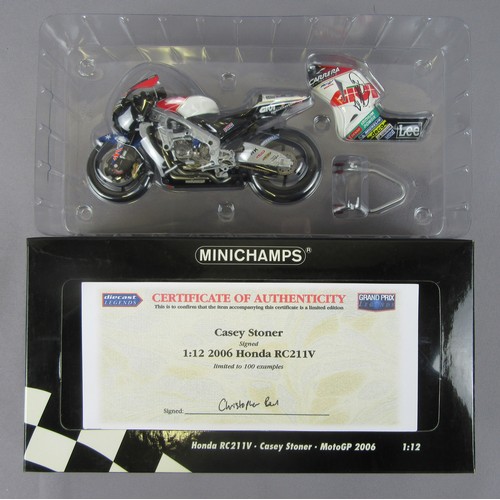 19 - MINICHAMPS (Pauls Model Art) 1:12 2006 Honda RC211V, Casey Stoner. Signed with Certificate. Mint in ... 