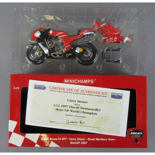 20 - MINICHAMPS (Pauls Model Art) 1:12 2007 Ducati Desmosedici, Casey Stoner, Moto GP World Champion, Sig... 