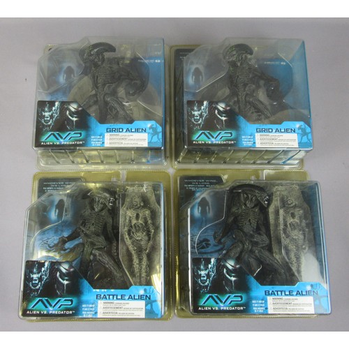 67 - McFARLANE TOYS “Alien vs Predator” Playsets to include 2x ‘Grid Alien’ and 2x ‘Battle Alien’. Mint i... 