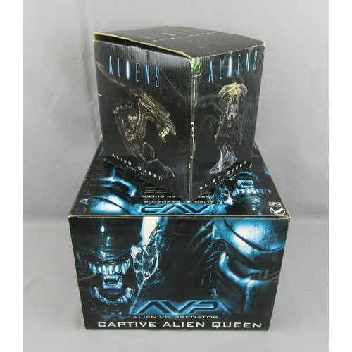 71 - Palisades Toy “Alien vs Predator” Captive Alien Queen (Limited Edition of 5000 pieces), Mint in Exce... 