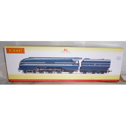 103 - Hornby (China) R3623 4-6-2 LMS blue & silver Streamlined Princess Coronation Class loco No. 6221 “Qu... 