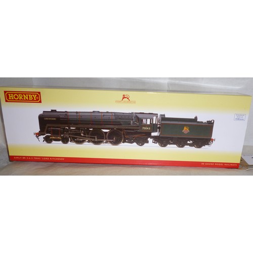 104 - Hornby (China) R3294 4-6-2 BR green Britannia Class loco No. 70043 “Lord Kitchener” Mint in Mint Box... 