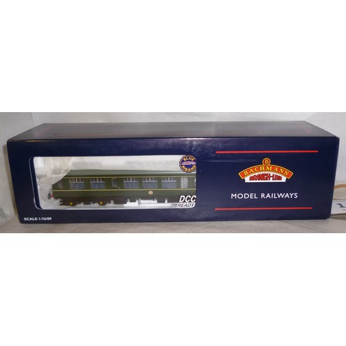 118 - Bachmann OO Gauge 32-900 2 Car BR green Class 108 DMU with Speed Whiskers. Mint in Mint Boxes comple... 