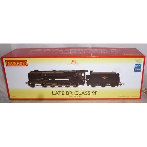 120 - Hornby (China) (Ex Shop Stock) R3986 2-10-0 BR black 9F Class loco No.92167. Mint in Mint new style ... 