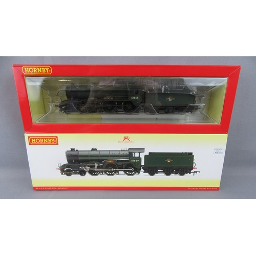 85 - Hornby (China) 4-6-0 BR lined green B17 Footballer Class loco professionally Renumbered 61645 & Rena... 