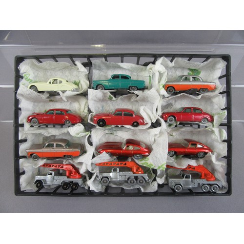 31 - MATCHBOX 1-75 Regular Wheels, group of 24 in plastic carry case to include 6x Jaguar, 5x No.29 Austi... 