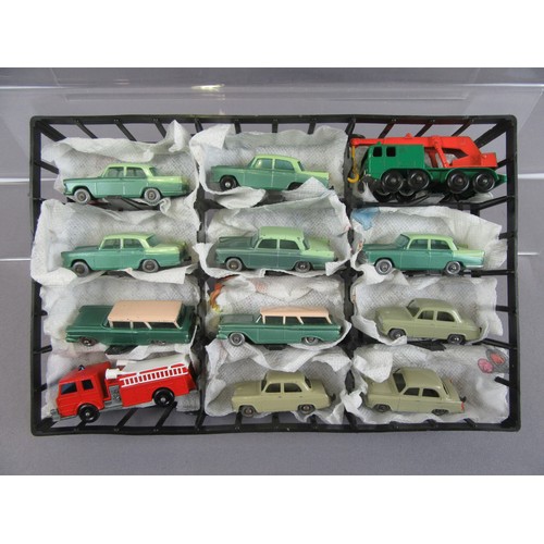 31 - MATCHBOX 1-75 Regular Wheels, group of 24 in plastic carry case to include 6x Jaguar, 5x No.29 Austi... 